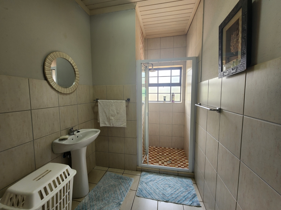 7 Bedroom Property for Sale in Cape Farms Western Cape